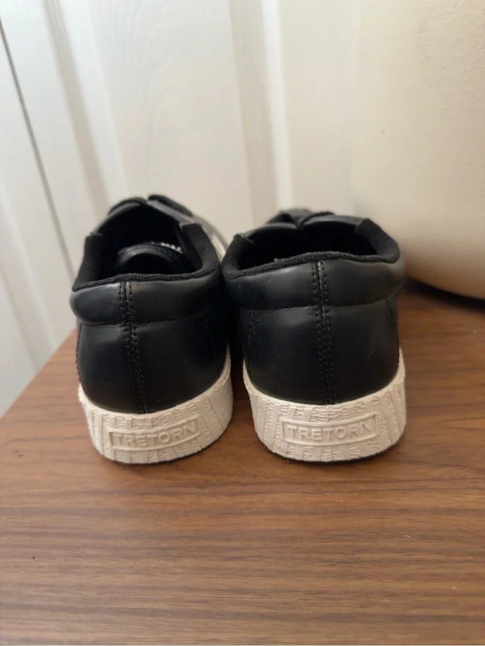 Tretorn Nylite Black White Retro Sneakers Women’s Size 7.5